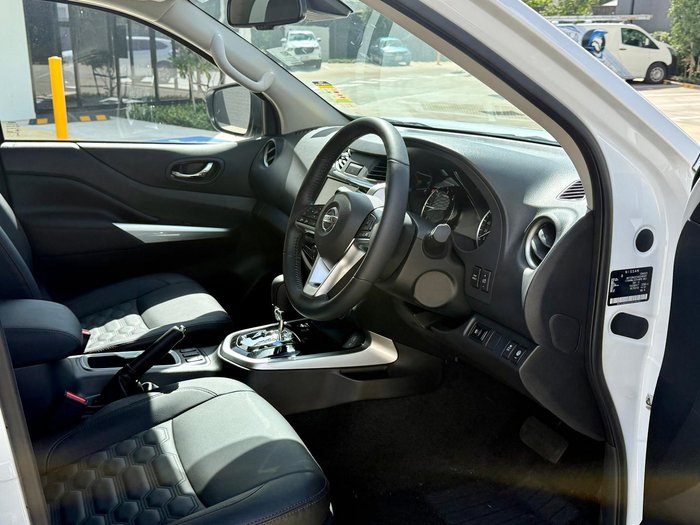 2025 Nissan Navara ST-X