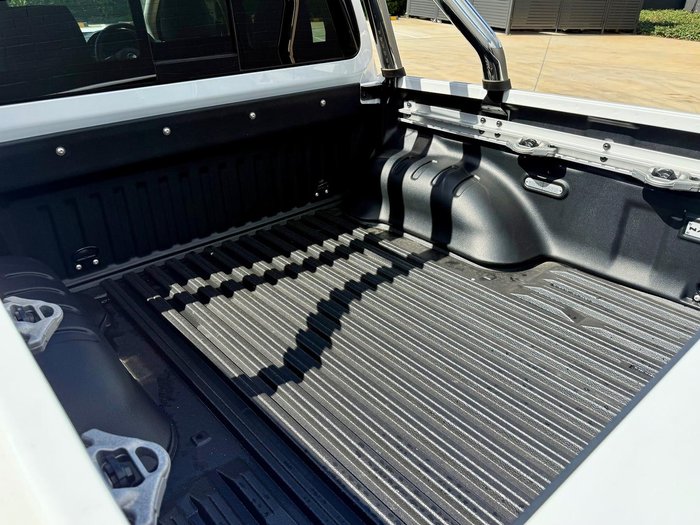 2025 Nissan Navara ST-X