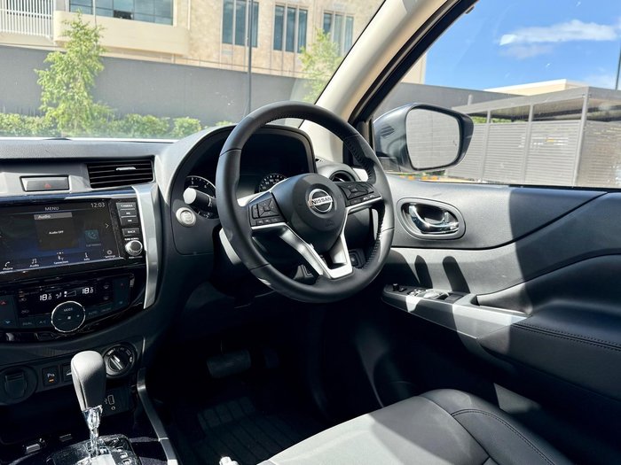 2025 Nissan Navara ST-X