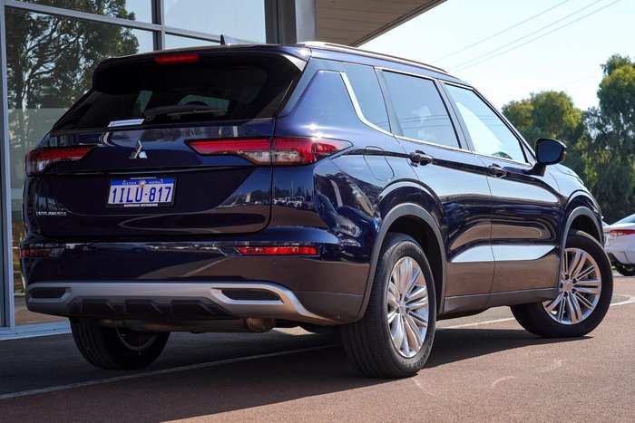 2025 Mitsubishi Outlander LS