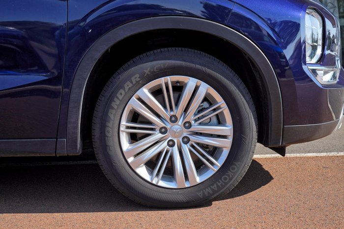2025 Mitsubishi Outlander LS