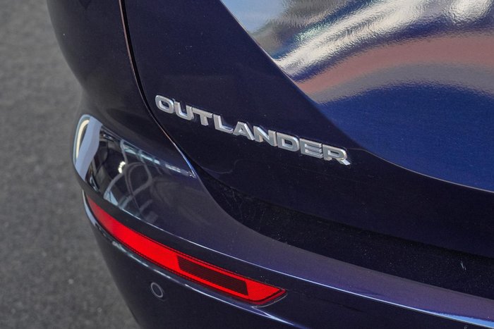 2025 Mitsubishi Outlander LS