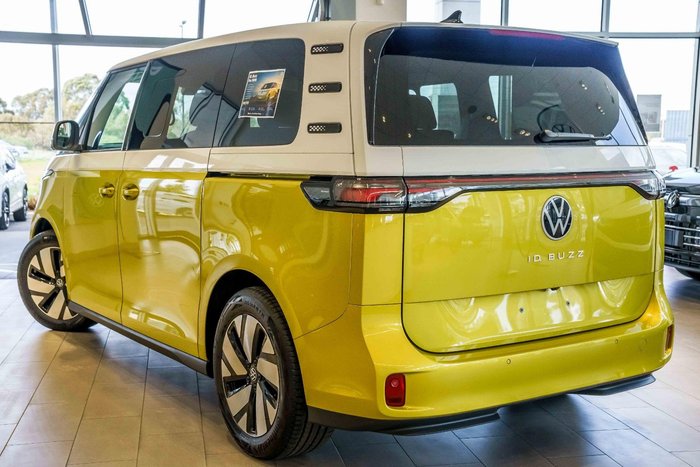 2025 Volkswagen ID. Buzz Pro BEV560