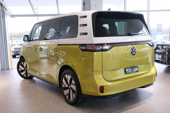 2025 Volkswagen ID. Buzz Pro BEV560