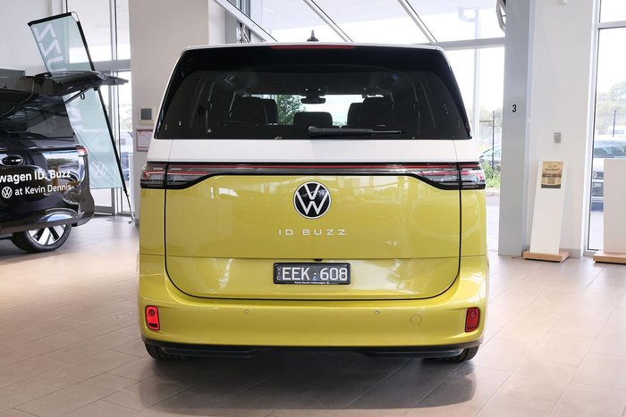 2025 Volkswagen ID. Buzz Pro BEV560