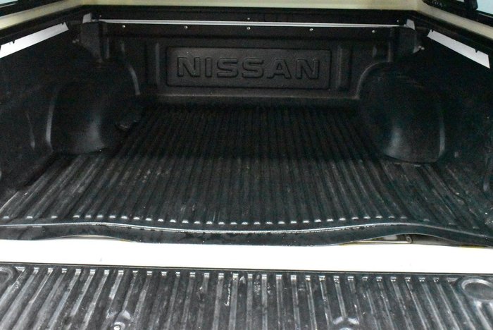 2015 Nissan Navara RX