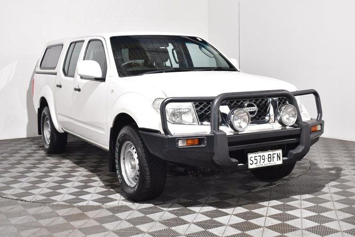2015 Nissan Navara RX
