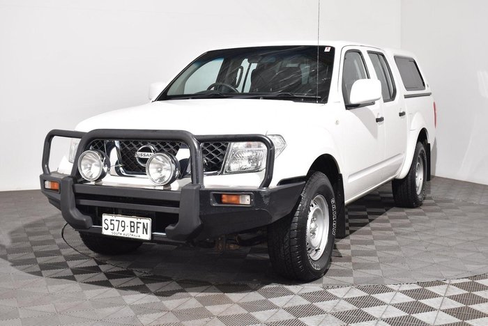 2015 Nissan Navara RX