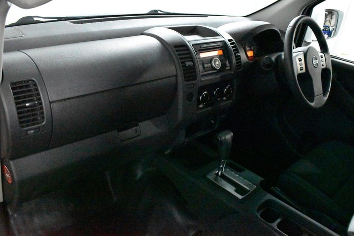 2015 Nissan Navara RX