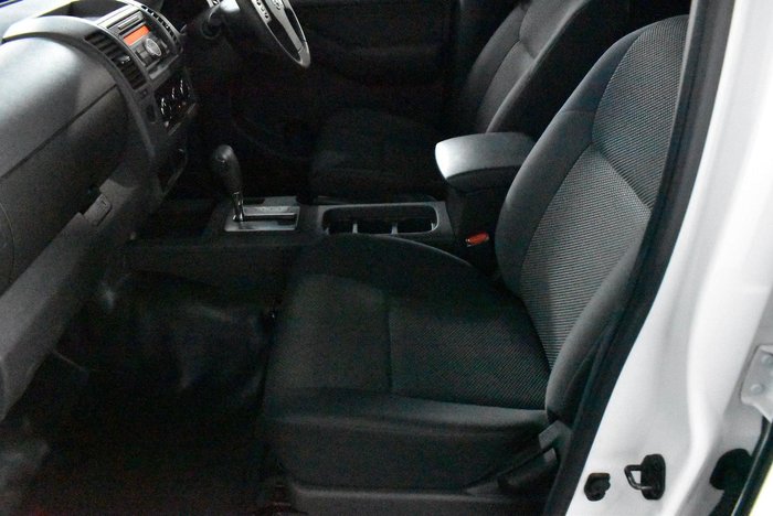 2015 Nissan Navara RX