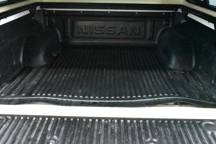 2015 Nissan Navara RX
