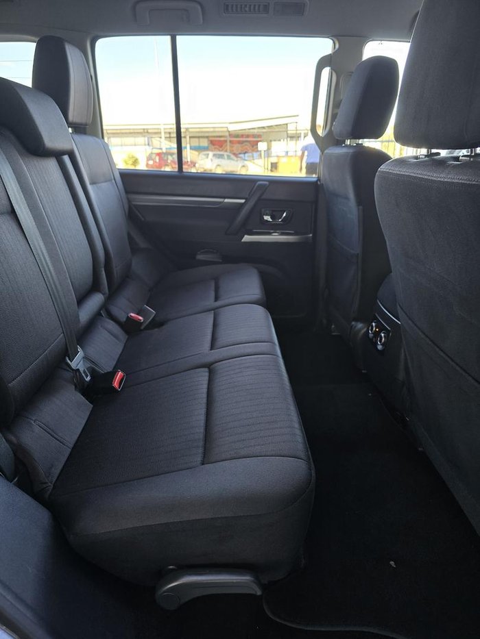 2015 Mitsubishi Pajero GLX