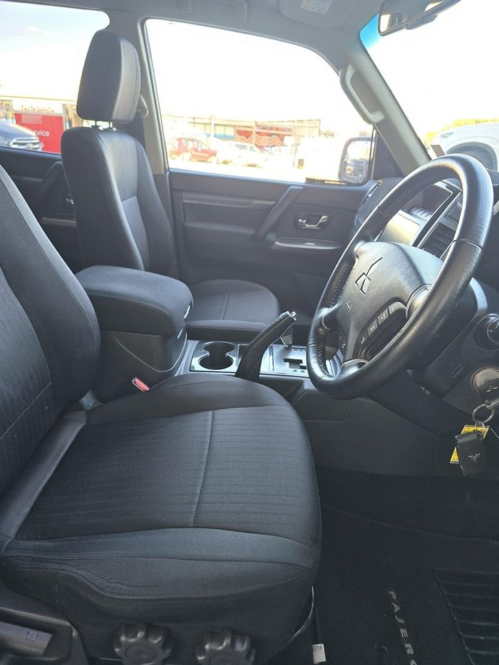 2015 Mitsubishi Pajero GLX