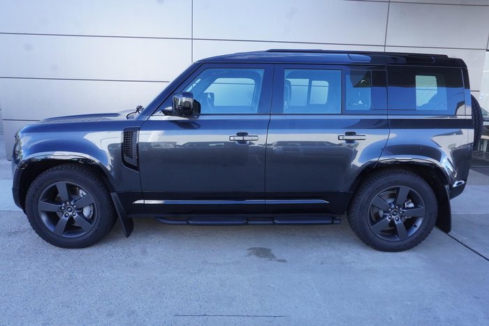 2025 Land Rover Defender 110 D350 X-Dynamic SE