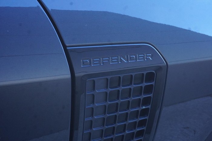 2025 Land Rover Defender 110 D350 X-Dynamic SE