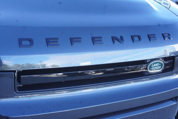 2025 Land Rover Defender 110 D350 X-Dynamic SE