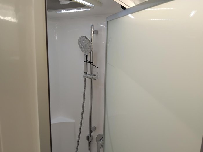 2026 Traveller 20Ft Track Semi Off-Road Triple Bunk Family Van New Model