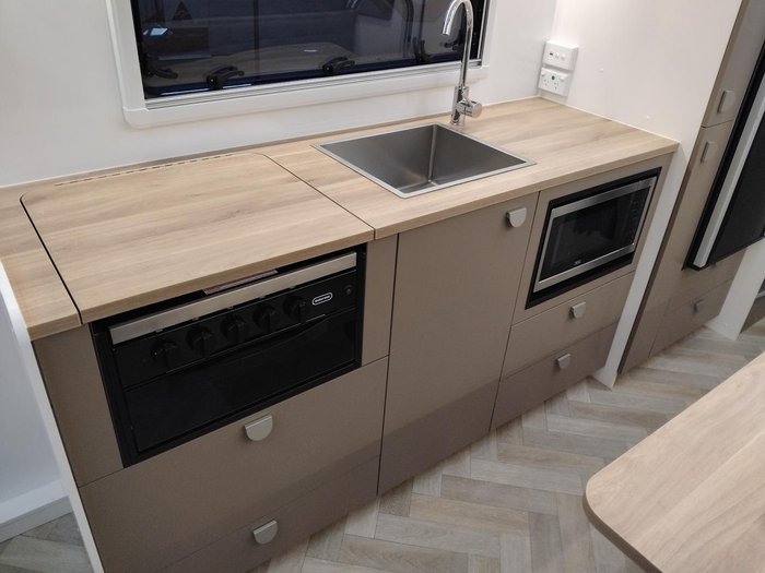 2026 Traveller 20Ft Track Semi Off-Road Triple Bunk Family Van New Model