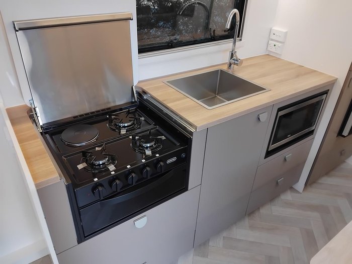 2026 Traveller Track 20Ft Family Triple Bunk Full Ensuite