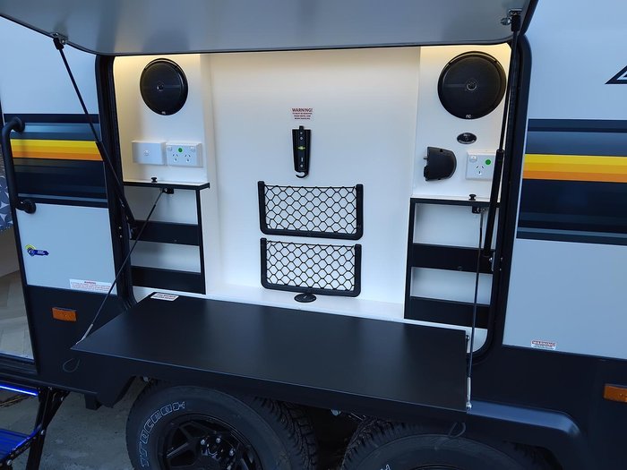 2026 Traveller Track 20Ft Family Triple Bunk Full Ensuite