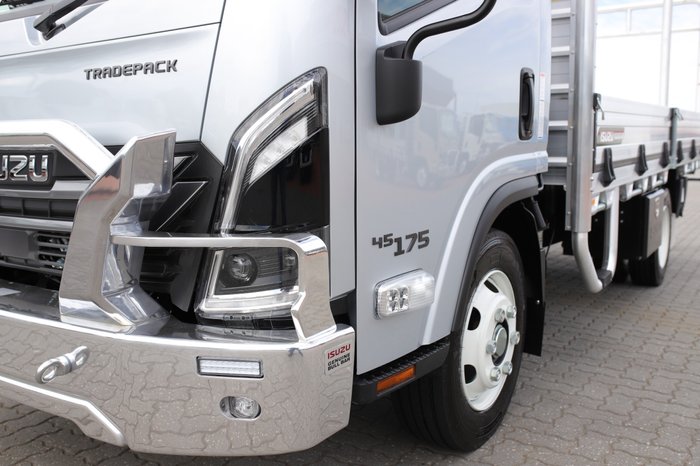 2026 Isuzu Trucks NPR 45/65-175  DT D34 Trade Pack