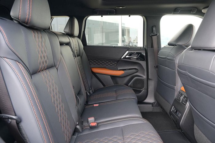 2025 Mitsubishi Outlander PHEV Exceed Tourer