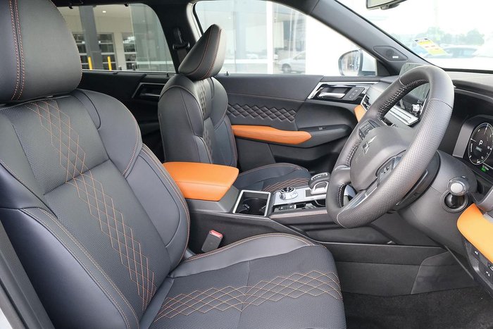 2025 Mitsubishi Outlander PHEV Exceed Tourer