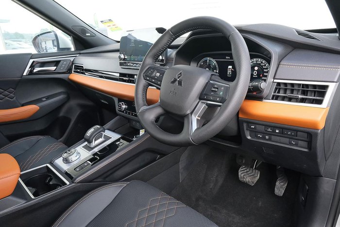 2025 Mitsubishi Outlander PHEV Exceed Tourer