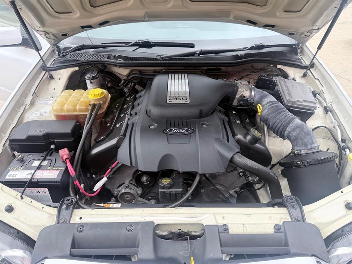 2003 Ford Falcon Ute XR8 BA Winter White