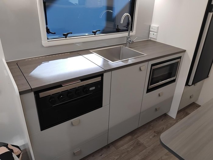 2026 Traveller Cruise Couples 17Ft Full Ensuite- Clearance Price!