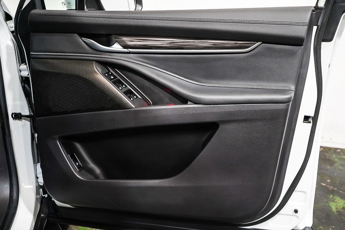 2022 LDV D90 Executive