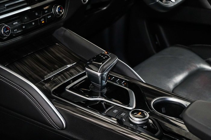 2022 LDV D90 Executive