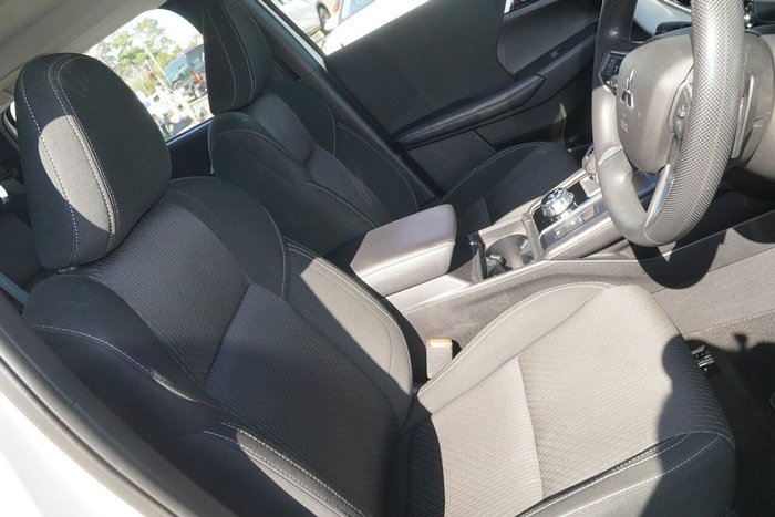 2023 Mitsubishi Outlander ES