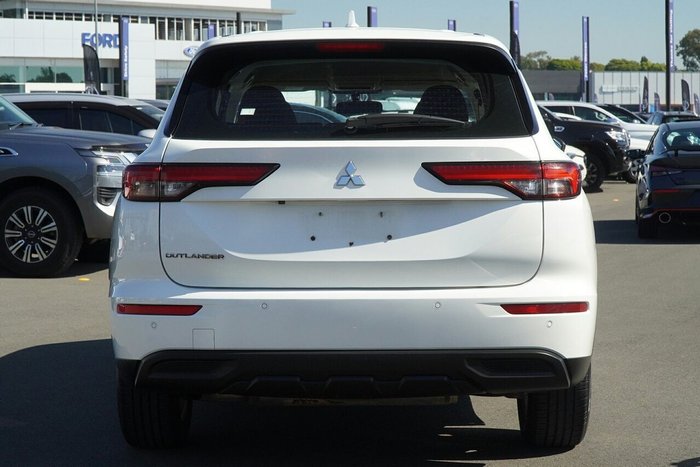 2023 Mitsubishi Outlander ES