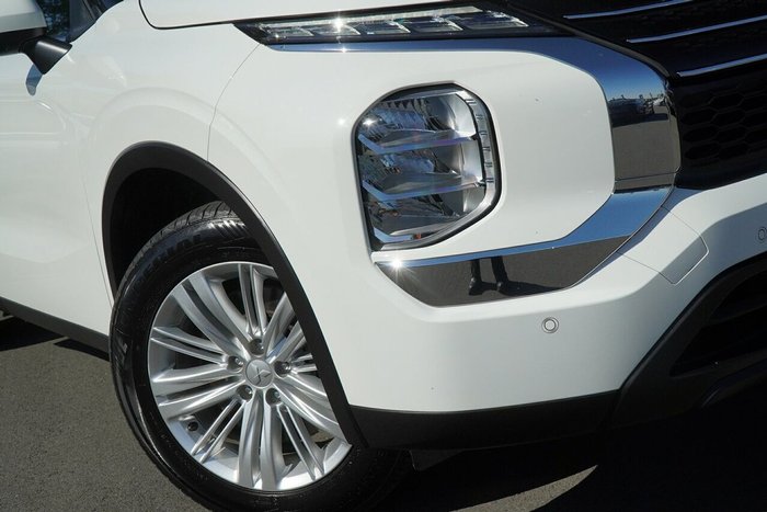 2023 Mitsubishi Outlander ES