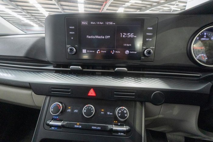 2023 Kia Carnival S
