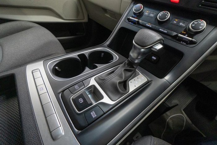 2023 Kia Carnival S