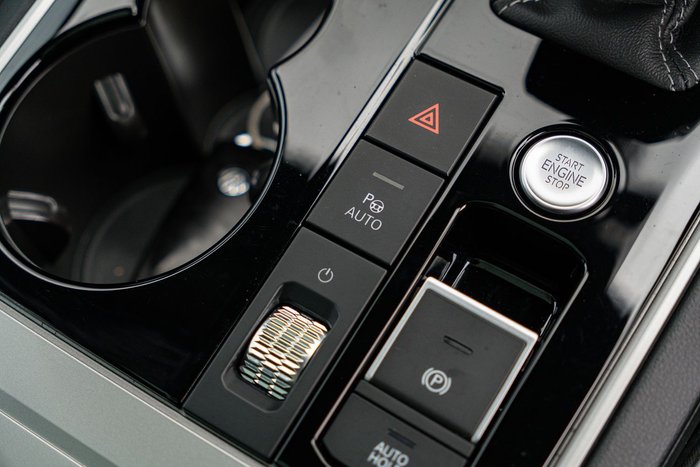 2022 Volkswagen Touareg 210TDI R-Line