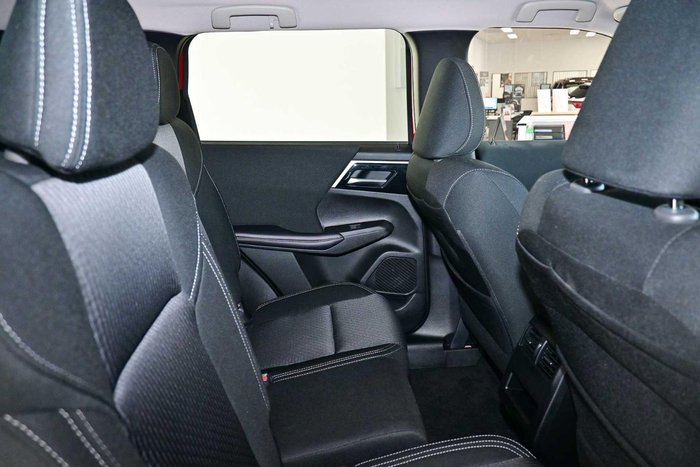 2025 Mitsubishi Outlander LS