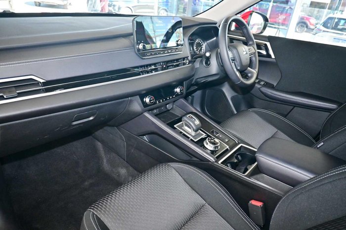 2025 Mitsubishi Outlander LS