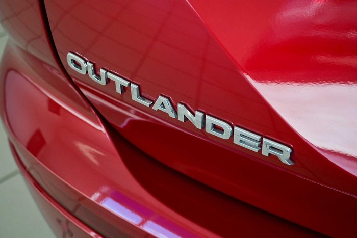2025 Mitsubishi Outlander LS