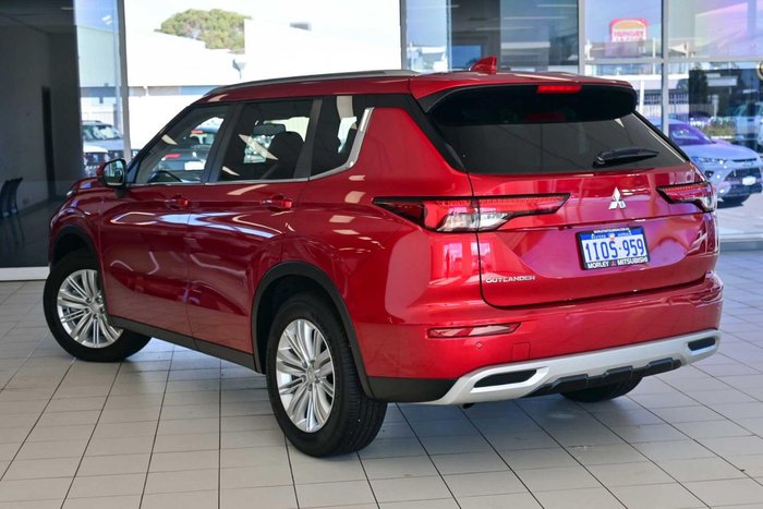 2025 Mitsubishi Outlander LS