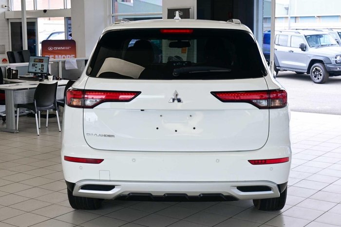2024 Mitsubishi Outlander LS