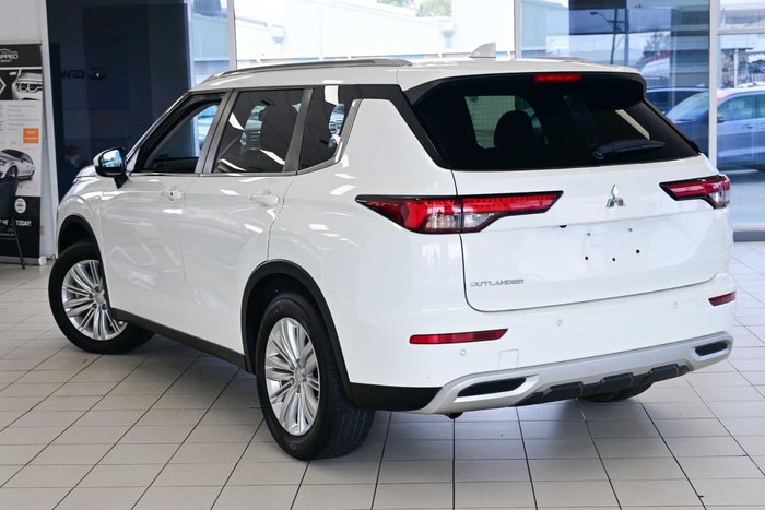 2024 Mitsubishi Outlander LS