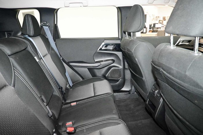 2024 Mitsubishi Outlander LS