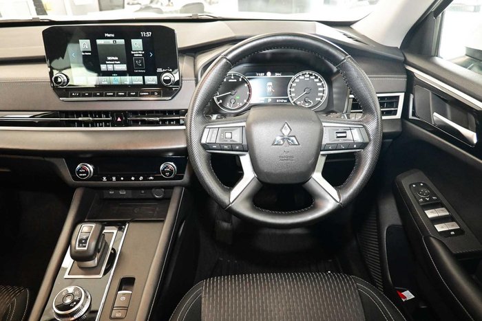 2024 Mitsubishi Outlander LS