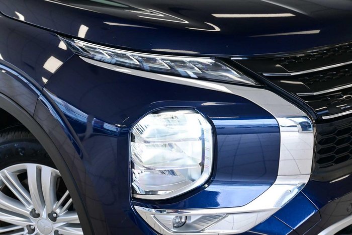 2024 Mitsubishi Outlander LS