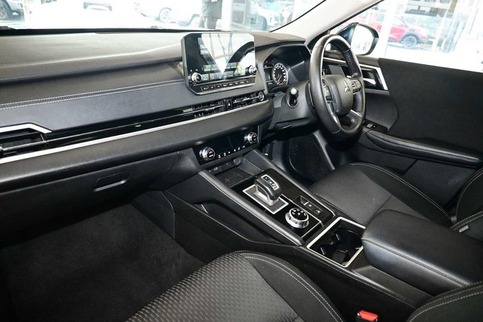2024 Mitsubishi Outlander LS