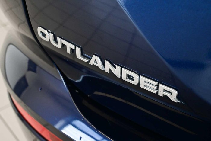 2024 Mitsubishi Outlander LS
