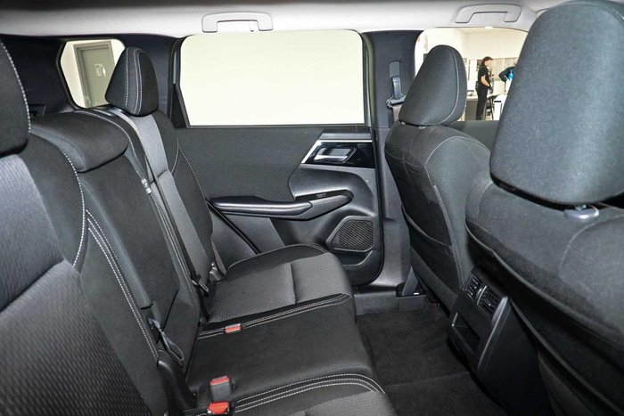 2024 Mitsubishi Outlander LS